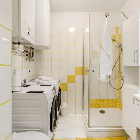 888 With 2 Bedrooms&balcony&free Parking 公寓 博维茨