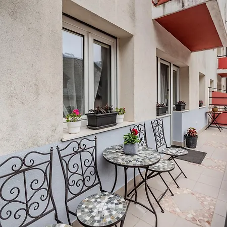 888 With 2 Bedrooms&balcony&free Parking 公寓 博维茨