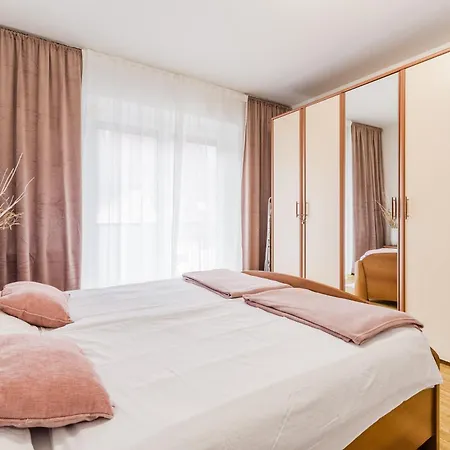 公寓 888 With 2 Bedrooms&balcony&free Parking *