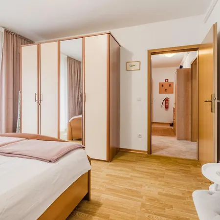 公寓 888 With 2 Bedrooms&balcony&free Parking *