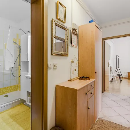 888 With 2 Bedrooms&balcony&free Parking 博维茨