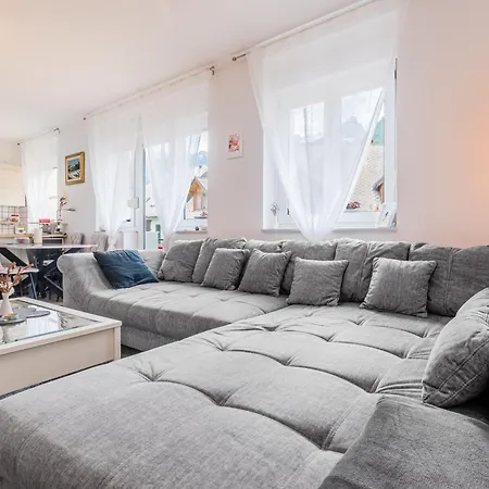 888 With 2 Bedrooms&balcony&free Parking 博维茨
