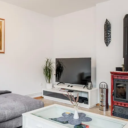 888 With 2 Bedrooms&balcony&free Parking 公寓 *